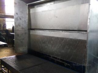 Покрасочная камера с водяной завесой и встроенным водяным полом.