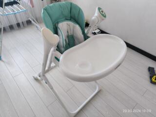 Столик для кормления, шезлонг и качеля 3 в 1