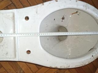 Унитаз с вертикальным выходом в пол за 700 лей