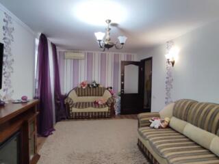 Солнечный, 2-комнатная квартира с ремонтом и мебелью, 2/5эт.