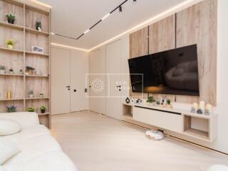 Se vinde apartament superb, absolut nou, în complexul rezidențial ...