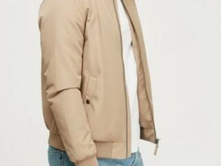 Новая ветровка бомбер. Размер M.