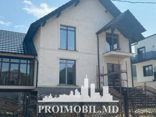 Vă propunem spre vânzare această casă în 3 nivele în Durlești, Poiana 