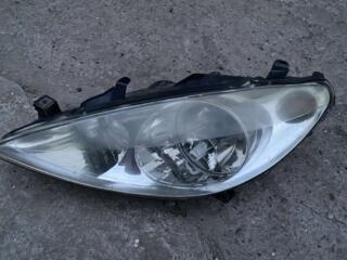 Фара Peugeot 307