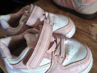 Продам кроссовки детские.