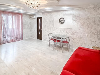 Продам 2-комнатную квартиру-студию в Центре