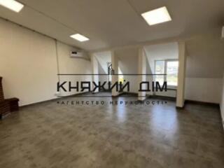 Гарний офіс 38 кв.м. у бізнес-центрі Межигірський м. Тараса Шевченка. 
