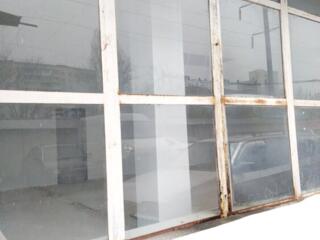 Фасад на Ак. Глушко. Перспективное помещение в очень оживленном месте