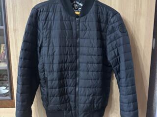 Продам куртку бомбер Vavalon