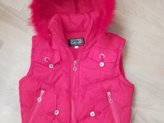 Продам для девочки кофты, жилетки