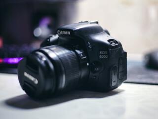 Продаю легендарный фото-комплект Canon 600D (торг)