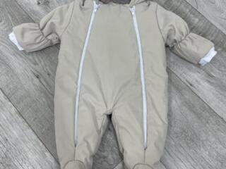 Продам демисезонный комбинезон (0-3 мес) и шапочку (0-6 мес)