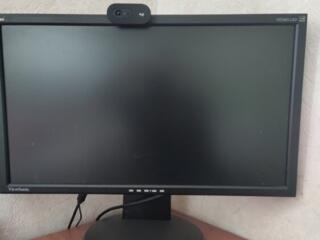 Продам монитор, блютуз. Мышки и клаву, 2 системных блока.