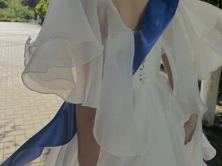 Красивое платье в отличном состоянии.