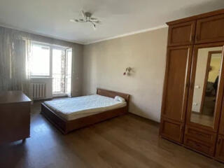 Продаю 2 к/к, Черёмушки 2/5