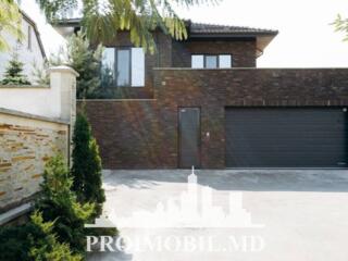 ​ Vă propunem spre vânzare această casă în 2 nivele, sect. Botanica, .