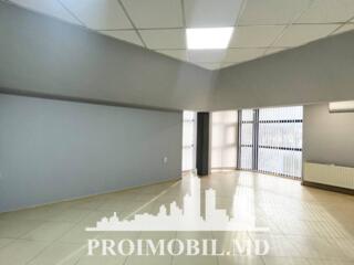 Se oferă spre chirie spațiu pentru oficii amplasatîn sect. Centru, ...