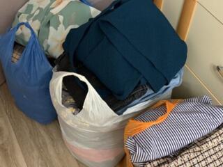 Отдам бесплатно вещи 44-48 р-р женские