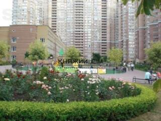 Продажа 2-х комнатная ул. Голосеевская 13 А. Площадь: 60/40/6 кв.м. ..