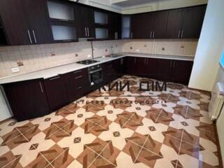 Продается 3-х к. кв. по ул. Дьяченко 20, 130/75/26 кв. м, 4/8 эт. ...