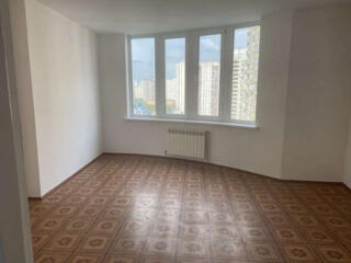 Продаётся трёхкомнатная квартира. Дарницкий район, улица Днепровская .