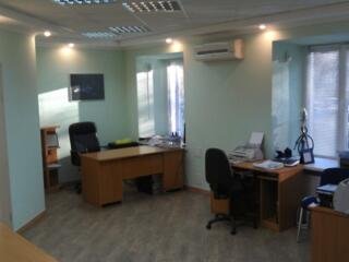 Сдаётся офис помещение. Печерский район, улица Грушевского Михаила, ..