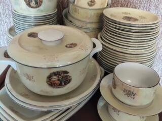 Продаю мельхиоровые и стальные ложки, вилки. Сервизы "Мадонна" Посуда