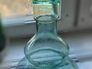 Бутыль из цветного стекла