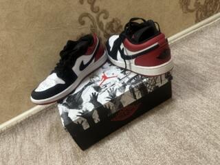 Кроссовки NIKE JORDAN оригинал 41 размер.. 26 см по стельке