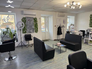 Продам фасадное помещение в центре города под любой вид деятельности