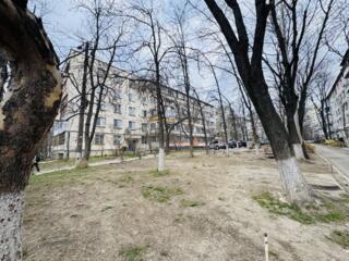 Parc! Sec. Riscani, bd. Moscova. 1 camera. Euroreparatie!!!