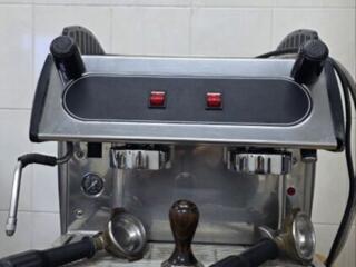 Продам СРОЧНО кофемашину Markus модель M-2GR Mini