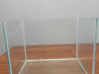 Продается 3 аквариума объемом 15-20 литров