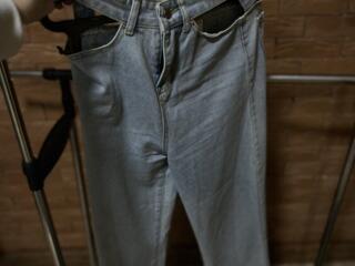 Джинсы s