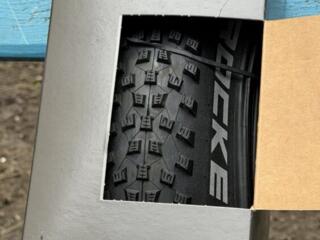 Продам покрышку Schwalbe 26x2.25