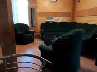 Оренда 2 кімнатної квартири у Подільському районі, вул. Межигірська ..