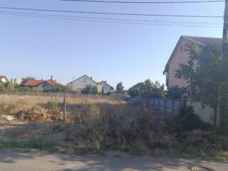 Предлагается к продаже участок в Лесках. Общая площадь 7 соток, ...