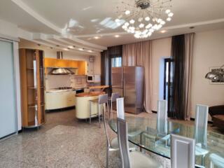 Продается 2-этажная меблированная квартира.Клубный дом в парковой ...