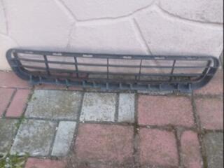 Решетка переднего бампера Тойоты камри 40