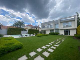 Терміново! Продаж будинку в Совіньйоні архітектурний проєкт з басейном