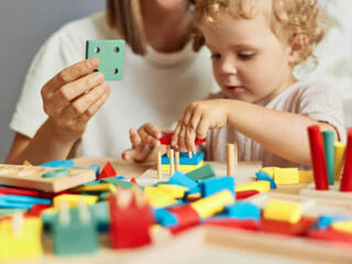 Няня предлагает свою услугу.