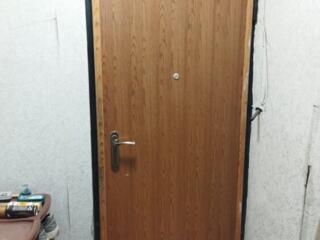 Продам входную дверь.