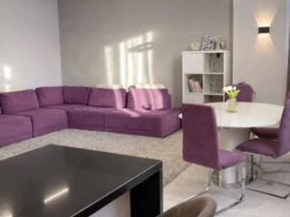 Продам квартиру 91.4 кв. м., 13/17, новый дом, жк Армейский.