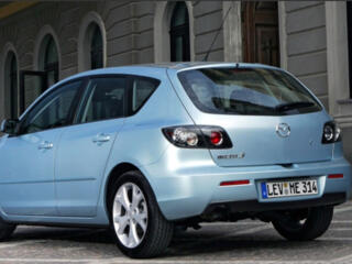 Мазда 3 продам задний бампер