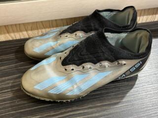 Продам бутсы 200р