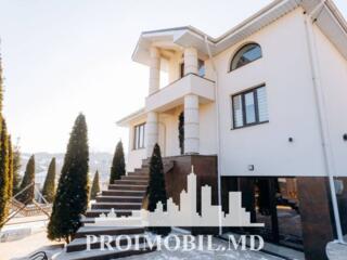 ​ Vă propunem spre vânzare această casă în 3 nivele, sect. Botanica, .