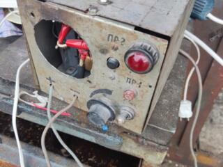 Продам автомобильную зарядку для автомобильного аккумулятора