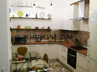 Продажа 3 к.кв. возле м. Арсенальная по ул. Ивана Мазепы 3. Квартира .