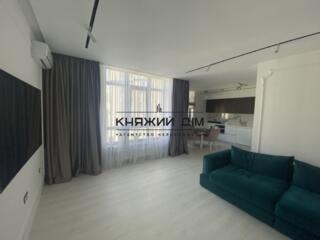 Пропонується до продажу 3-х кімнатна квартира по вул. Олени Пчілки 7В 