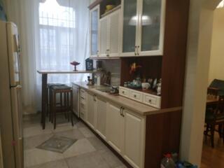 Трехкомнатная квартира в центре города. Павловский дом.